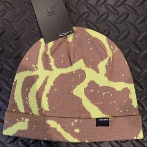 Brand New Arc’Teryx Lightweight Grotto Toque